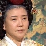 【宮廷女官チャングムの誓い】チャングムの後をひそかにつけるヨリ！丸薬の秘密を皇太后様に告げ、ついに逆襲へ！